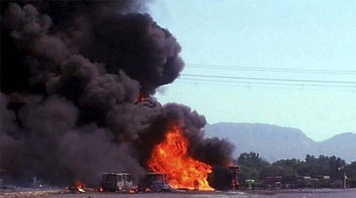 نائیجیریا میں آئل ٹینکر کی ٹرک سے ٹکر کے بعد نائیجیریا میں آئل ٹینکر کی ٹرک سے ٹکر کے بعد دھماکہ،  48 افراد جاں بحق ہوگئے