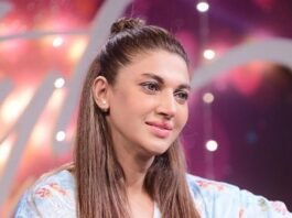 مختلف نمبروں سے دھمکی آمیز کالز آرہی ہیں، گاڑی کا بھی پیچھا کیا جارہا ہے: اداکارہ ثنا کا بیان مختلف نمبروں سے دھمکی آمیز کالز آرہی ہیں، گاڑی کا بھی پیچھا کیا جارہا ہے: اداکارہ ثنا کا بیان