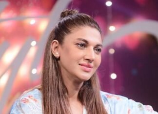 مختلف نمبروں سے دھمکی آمیز کالز آرہی ہیں، گاڑی کا بھی پیچھا کیا جارہا ہے: اداکارہ ثنا کا بیان مختلف نمبروں سے دھمکی آمیز کالز آرہی ہیں، گاڑی کا بھی پیچھا کیا جارہا ہے: اداکارہ ثنا کا بیان