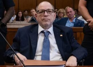 جنسی جرائم میں سزا یافتہ ہالی وڈ پروڈیوسر ہاروی وائنسٹین پر ایک اور فرد جرم عائد جنسی جرائم میں سزا یافتہ ہالی وڈ پروڈیوسر ہاروی وائنسٹین پر ایک اور فرد جرم عائد