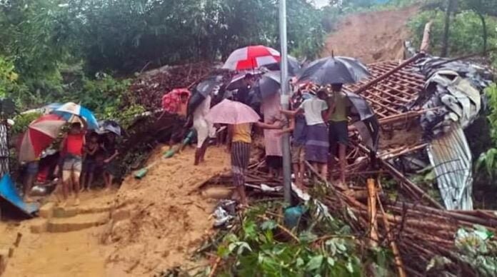 بنگلادیش میں شدید بارشیں، لینڈسلائیڈنگ سے 6 افراد ہلاک بنگلادیش میں شدید بارشیں، لینڈسلائیڈنگ سے 6 افراد ہلاک