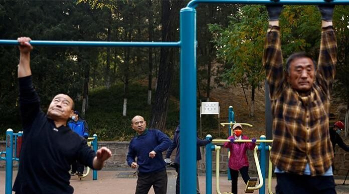 بوڑھوں کی تعداد میں اضافہ اور پینشن کا بوجھ، چین بوڑھوں کی تعداد میں اضافہ اور پینشن کا بوجھ، چین نے ریٹائرمنٹ کی عمر میں اضافہ کردیا