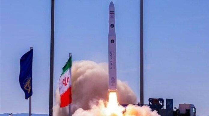 ایران نے ریسرچ سیٹلائٹ خلا میں بھیج دیا ایران نے ریسرچ سیٹلائٹ خلا میں بھیج دیا