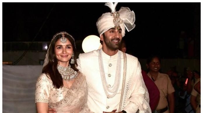 نجومی نے 2011 میں رنبیر کپور کے لائف پارٹنر سے نجومی نے 2011 میں رنبیر کپور کے لائف پارٹنر سے متعلق کیا پیشگوئی کی تھی؟