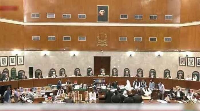 مخصوص نشستوں کے فیصلے پر عملدرآمد نہ کرنے کے سنگین مخصوص نشستوں کے فیصلے پر عملدرآمد نہ کرنے کے سنگین نتائج ہوں گے: سپریم کورٹ اکثریتی بینچ کی وضاحت